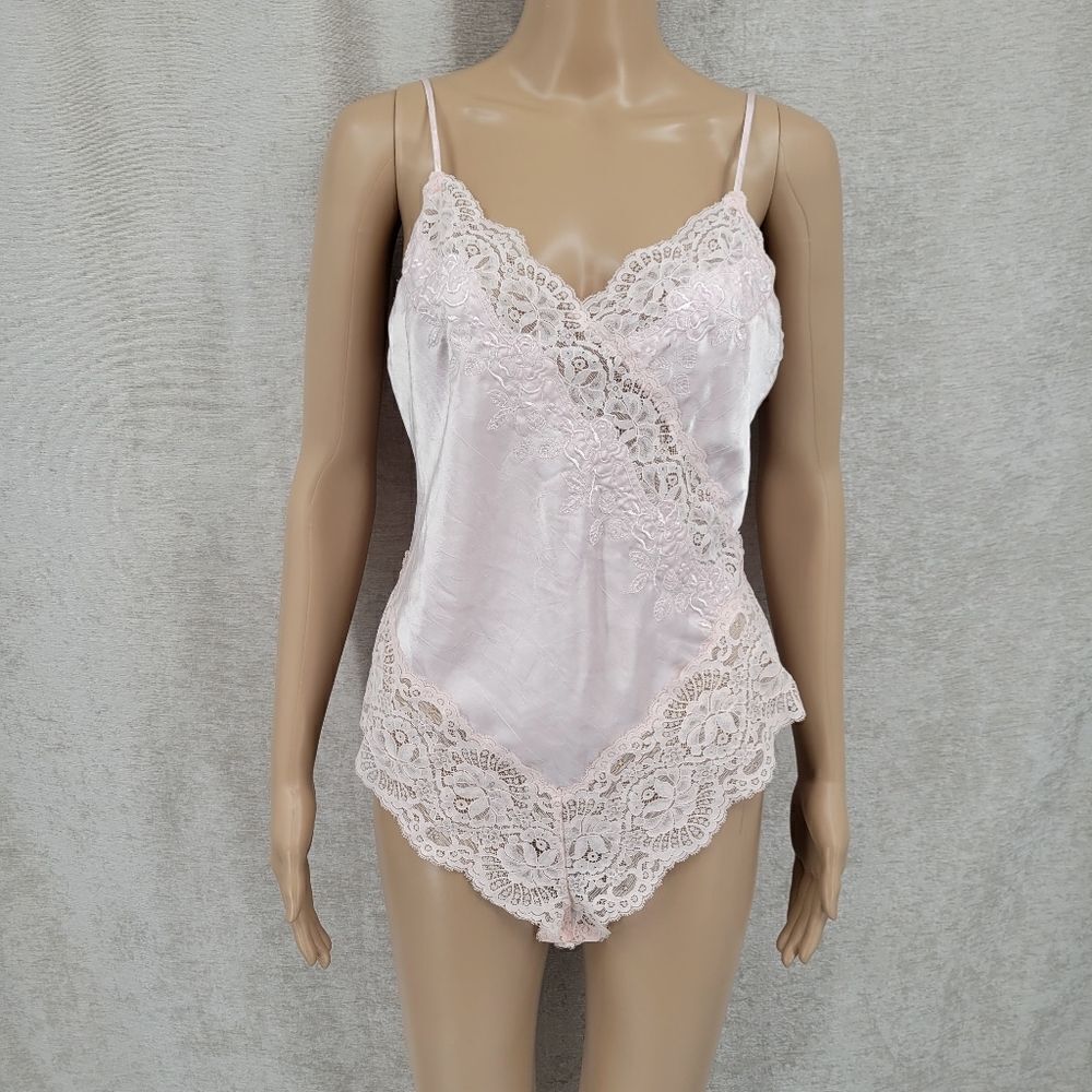 Jewels Vintage Light Pink Lace Bodysuit Teddy Negligee Coquettegirl Small